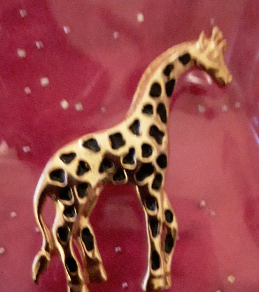 💜Giraffe Gold and Black Brooch❤